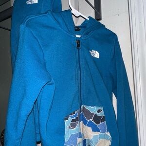 The North Face Kids Teal Hoodie with Patterned Pocket